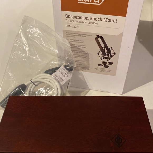 Microphone - Picture 2 of 5